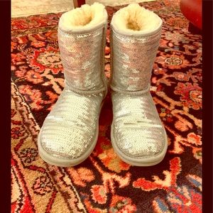 Girl’s Sequined Uggs (size 1)